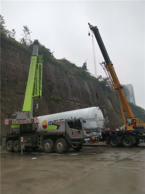 周村区“不怕风雨冻”—— 吊车的 “恶劣环境适应” 技术