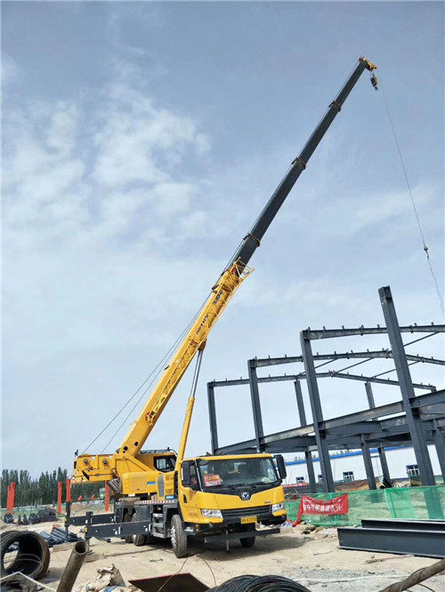 周村区超高层建筑钢结构吊装案例
